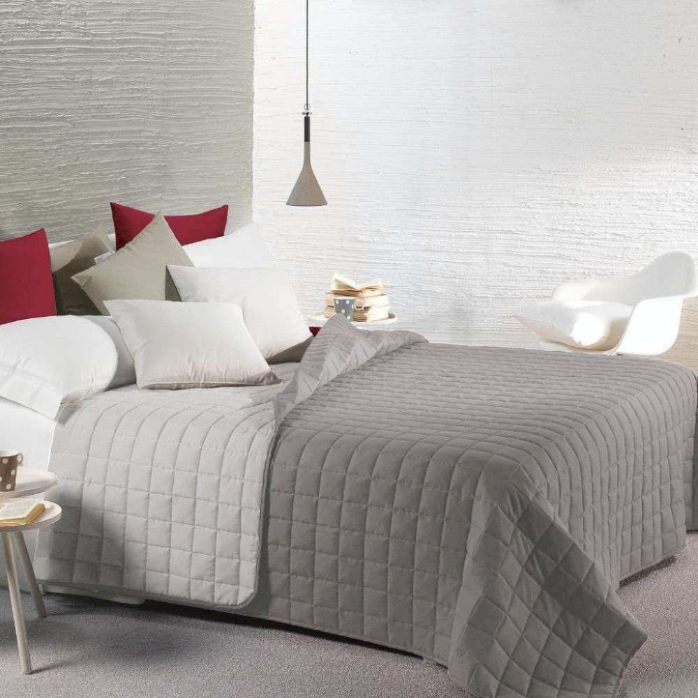 Modern, Copriletto Trapuntato Tinta Unita Double-Face per Letto a Una Piazza e Mezza Modern, Copriletto Trapuntato Tinta Unita Double-Face per Letto a Una Piazza e Mezza