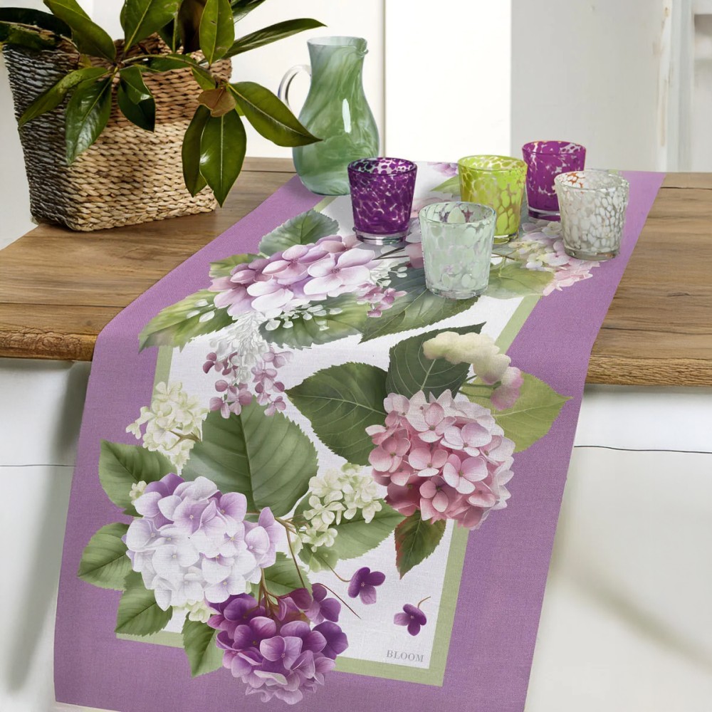 Hydrangea runner bloom