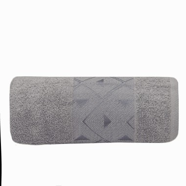 Rubina Set Asciugamani in Spugna con Bordo Jacquard.