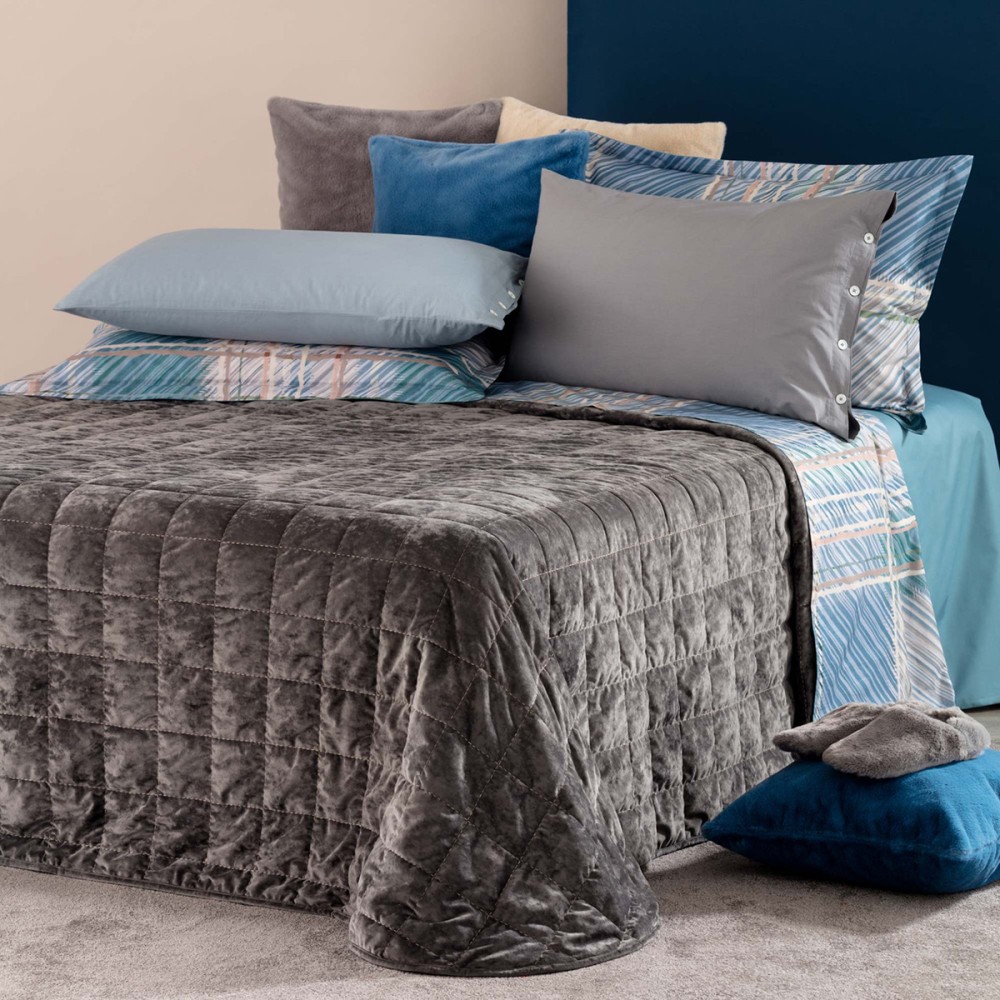 Trapunta matrimoniale Selina in velluto stropicciato