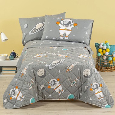 Spazio copriletto trapuntato